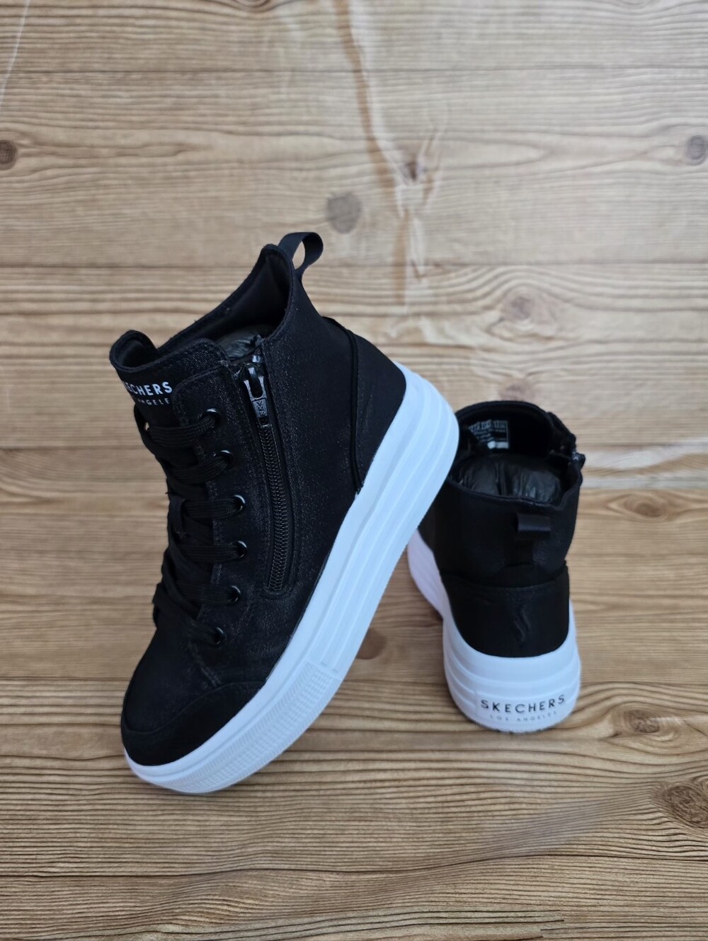 SKECHERS Hyper Lift Fashion